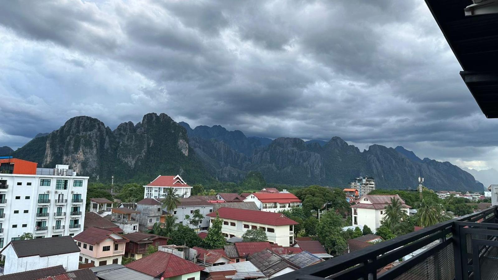 Vang Vieng Topview Hotel Экстерьер фото